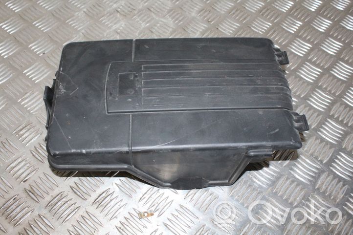 Volkswagen Tiguan Tapa/cubierta para la caja de la batería 3C0915443A