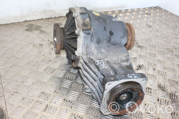 Audi A4 S4 B7 8E 8H Takatasauspyörästö 01R525053M