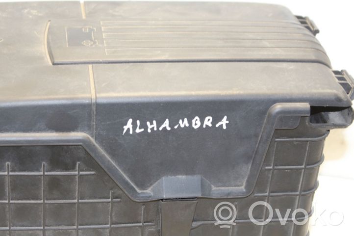 Seat Alhambra (Mk2) Support boîte de batterie 3C0915335