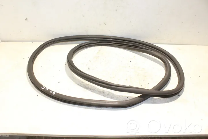 Volkswagen Golf VII Rear door rubber seal (on body) 5G6867914