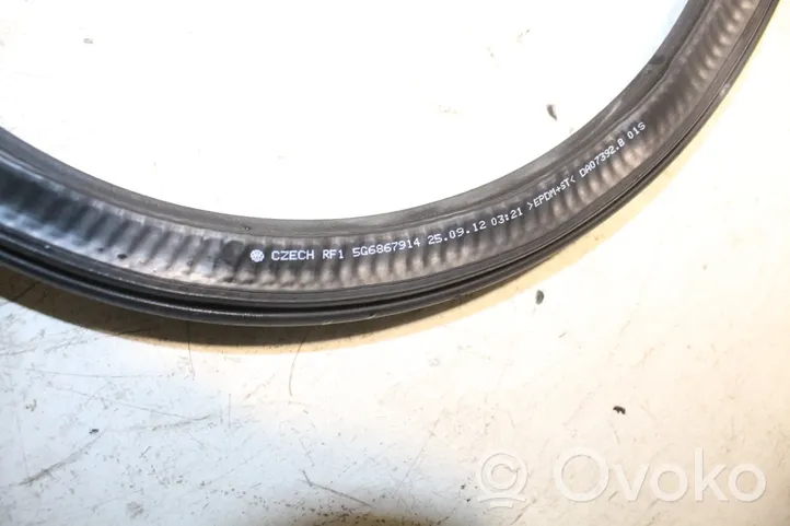 Volkswagen Golf VII Rear door rubber seal (on body) 5G6867914