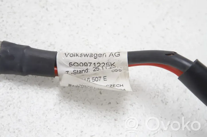 Volkswagen Golf VII Cavo positivo (batteria) 5Q0971228K