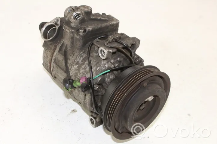 Audi A4 S4 B5 8D Ilmastointilaitteen kompressorin pumppu (A/C) 8D0260808