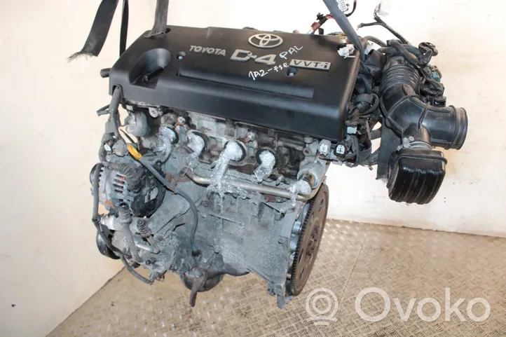 Toyota Avensis T250 Silnik / Komplet 1AZ-FSE