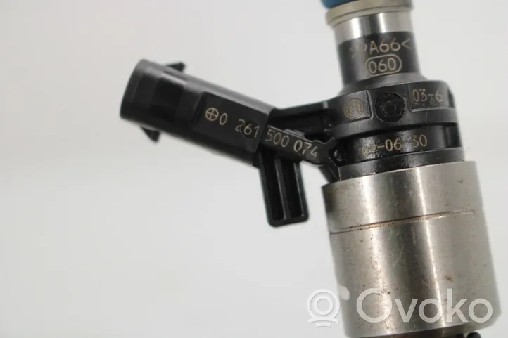 Volkswagen PASSAT B7 Injecteur de carburant 06H906036H