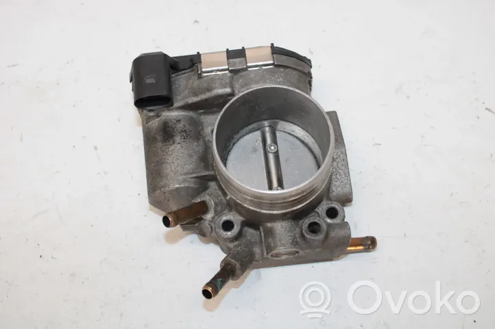 Audi A4 S4 B6 8E 8H Drosselklappenventil 06D133062