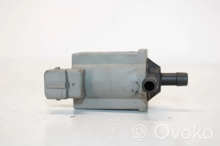 Audi TT Mk1 Turboahtimen magneettiventtiili 078906283A