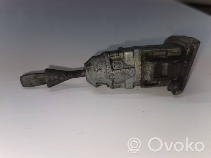 Volkswagen PASSAT B8 Türgriff / Verkleidung vorne 3G0837167A