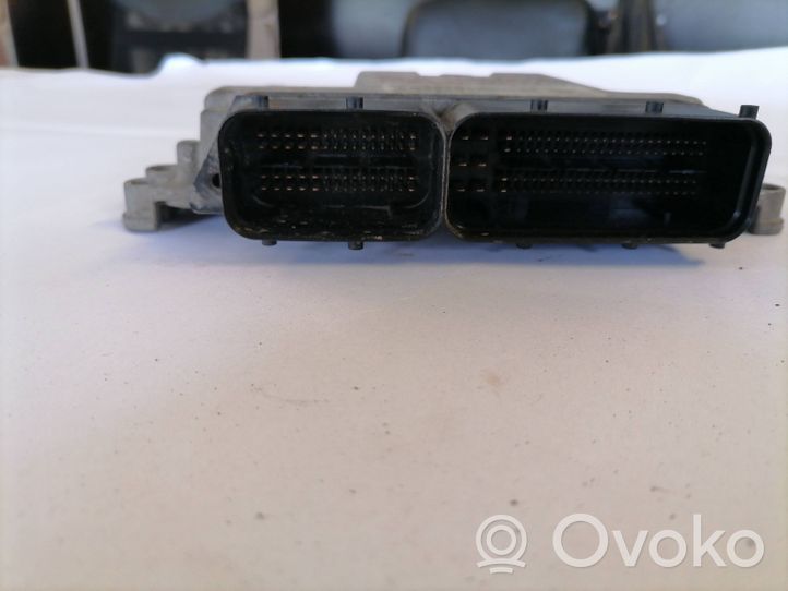 Iveco Daily 40.8 Komputer / Sterownik ECU silnika 10R036332