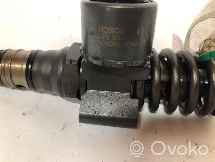 Volkswagen PASSAT B7 Injecteur de carburant 