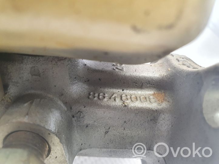 Volvo V70 Główny cylinder hamulca 8646008