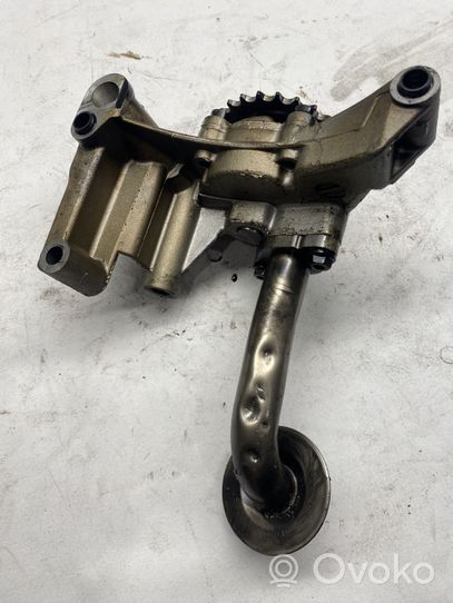 Volkswagen Touran I Oil pump 038115121C