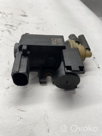 Volkswagen Tiguan Valve de freinage 8K0906627