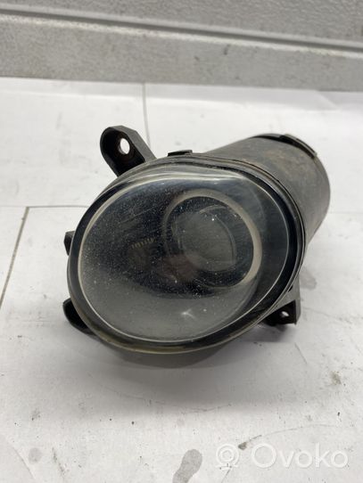 Volkswagen PASSAT B5 Front fog light 3B7941700A