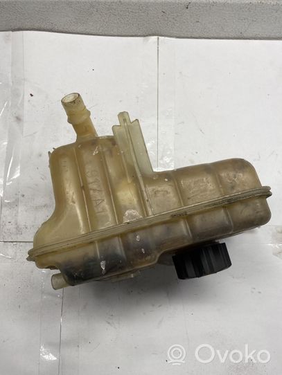 Nissan Navara D22 Vase d'expansion / réservoir de liquide de refroidissement 917A1