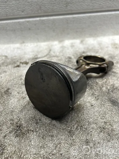 Opel Astra G Piston 