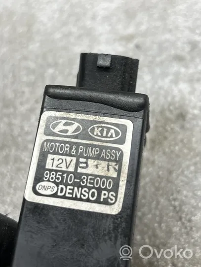 Hyundai Santa Fe Windscreen/windshield washer pump 985103E000