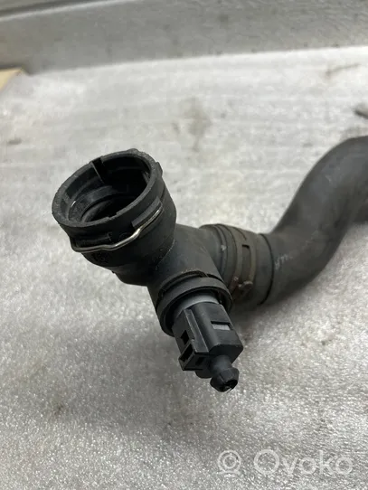 Volkswagen PASSAT B7 Tuyau de liquide de refroidissement moteur 1K0122291