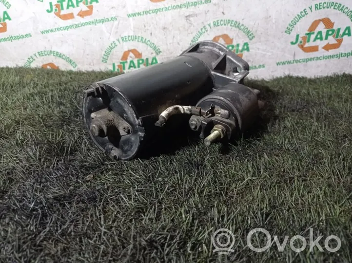 Volkswagen PASSAT Starter motor 068911024C