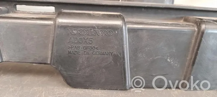 Volvo XC60 Osłona chłodnicy 