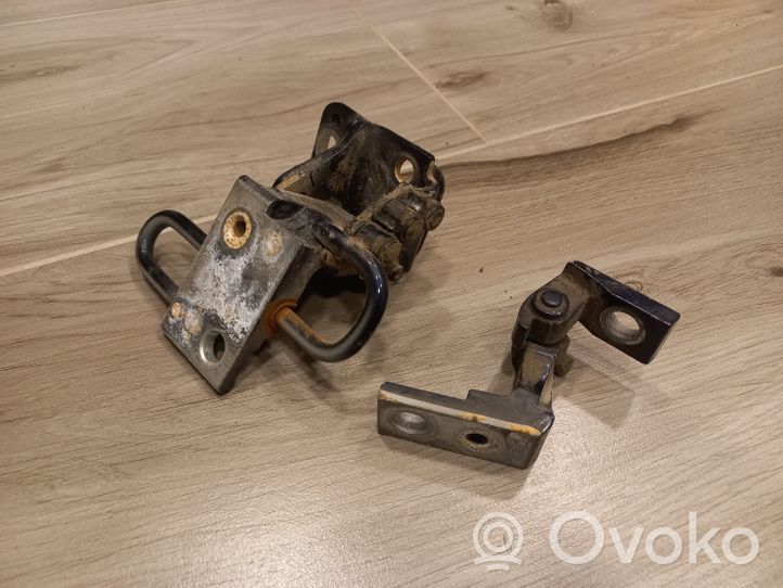 Audi A4 S4 B7 8E 8H Set di cerniere portiera anteriore 