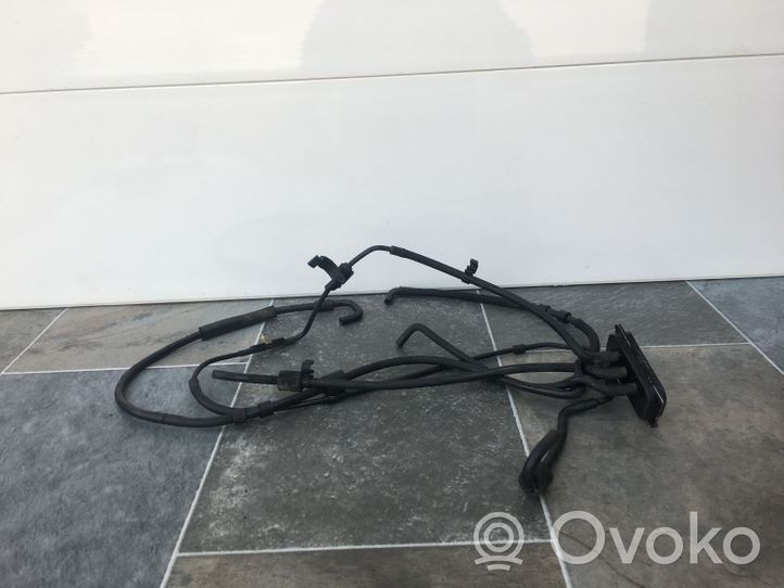 Volkswagen PASSAT B6 Przewód / Wąż podciśnienia 6Q0131075