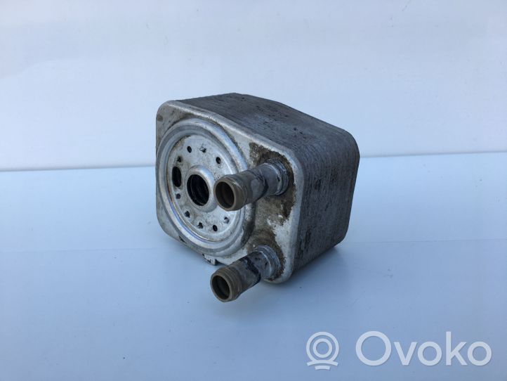 Skoda Octavia Mk2 (1Z) Radiatore dell’olio del motore 038117021C