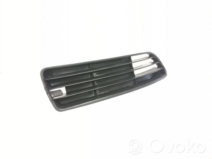 Audi A4 S4 B5 8D Kratka dolna zderzaka przedniego 8D0807346G