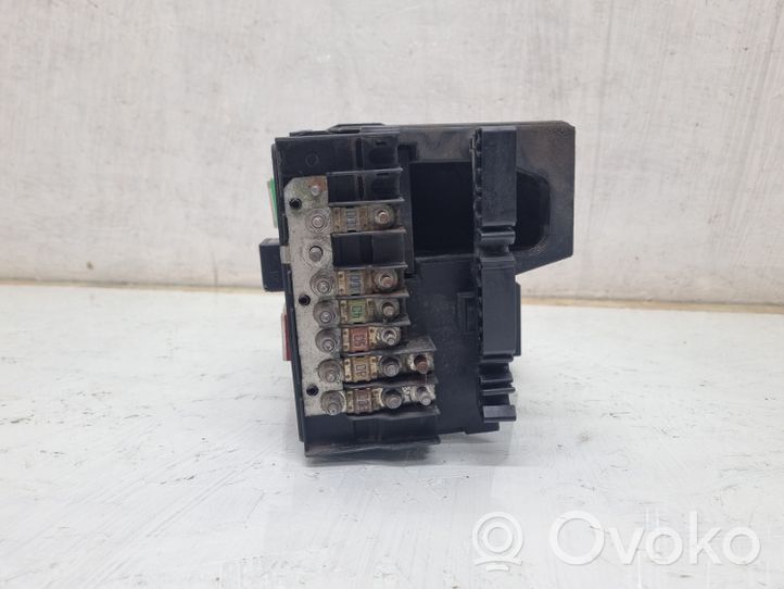 Volkswagen Golf Plus Module de fusibles 1K0937132F