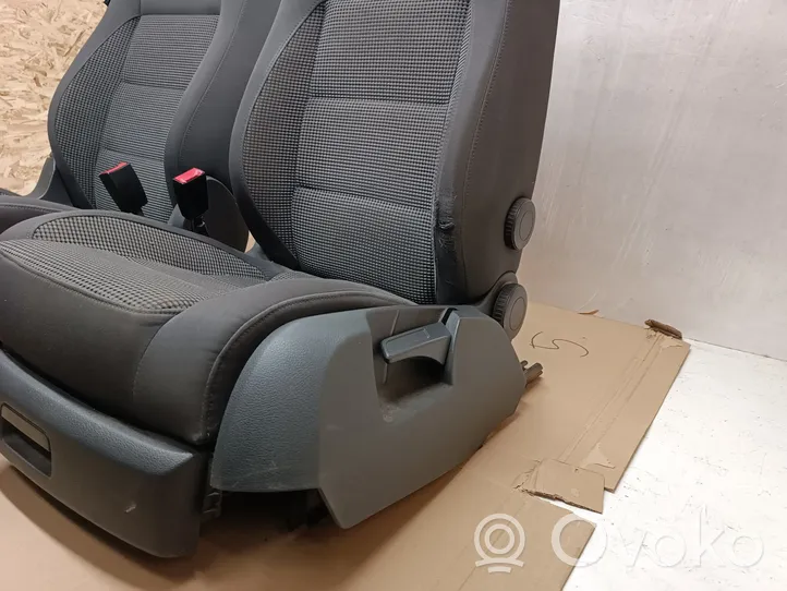 Volkswagen Touran I Juego del asiento 