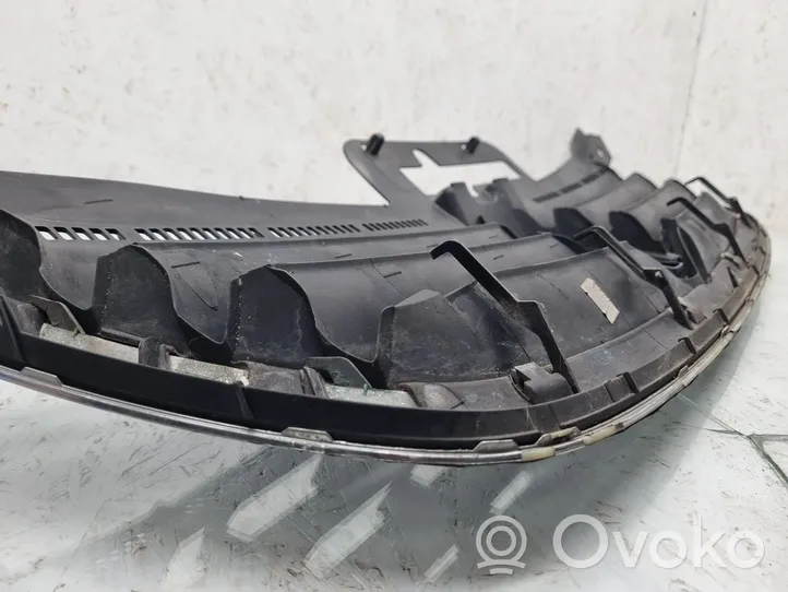 Volkswagen Touran I Grille calandre supérieure de pare-chocs avant 1T0853651