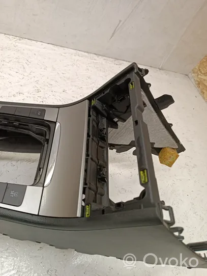 Volkswagen PASSAT B6 Center console 3C1863241