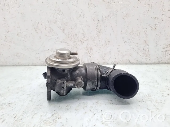 Volkswagen PASSAT B5.5 Valvola EGR 038131501AL