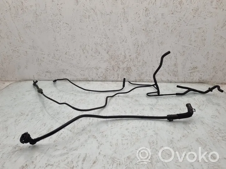 Audi A4 S4 B8 8K Linea/tubo/manicotto del vuoto 03L131552D