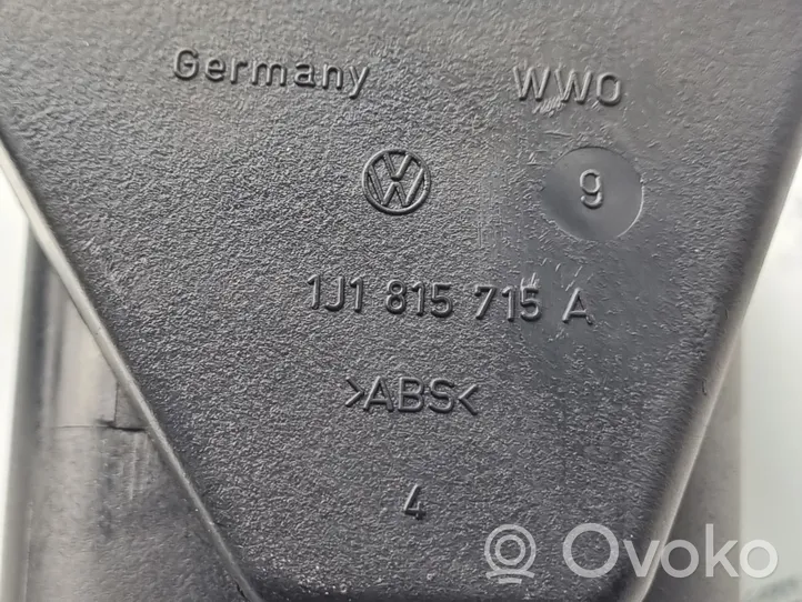 Volkswagen Golf IV Kojelaudan sivutuuletussuuttimen kehys 1J1815715A