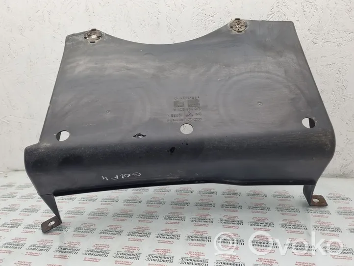 Volkswagen Golf IV Placa protectora/protector antisalpicaduras motor 1J0825201A