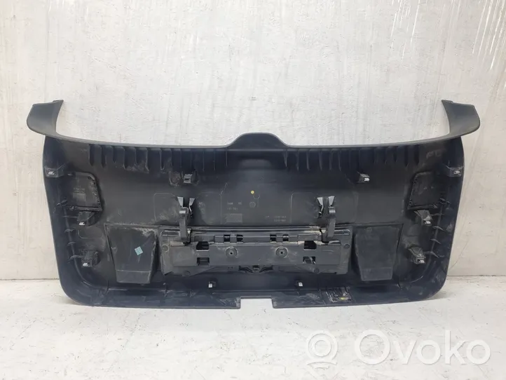 Volkswagen PASSAT B6 Tailgate trim 3C9867605D