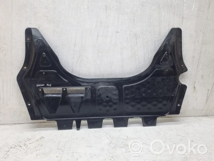 Volkswagen PASSAT B6 Engine splash shield/under tray 3C8825235