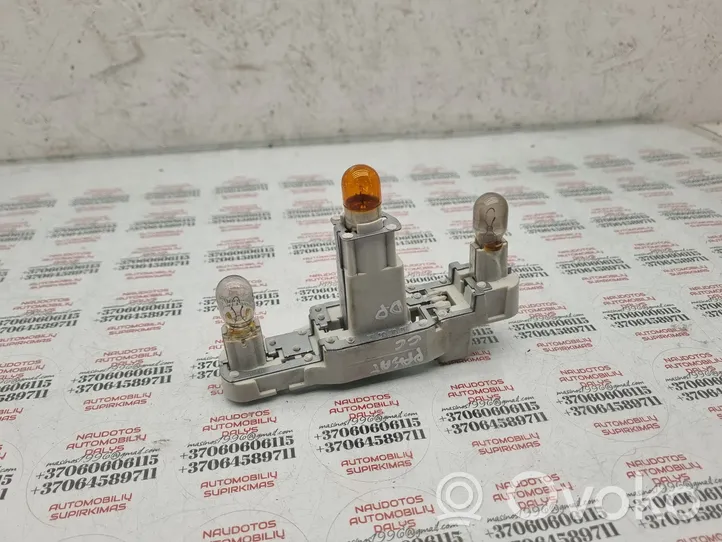 Volkswagen PASSAT CC Porte ampoule de feu arrière 3C8945257