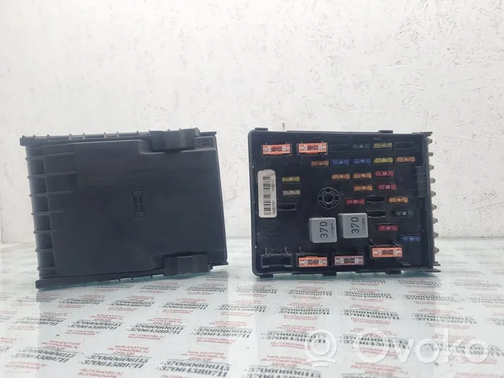 Volkswagen PASSAT CC Fuse box set 3C0937125