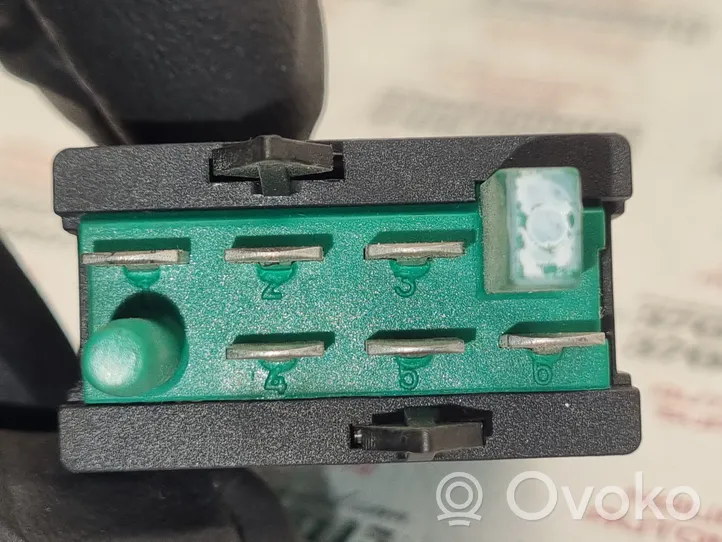 Audi A4 S4 B5 8D Interruptor de calefacción del asiento 8D0963563