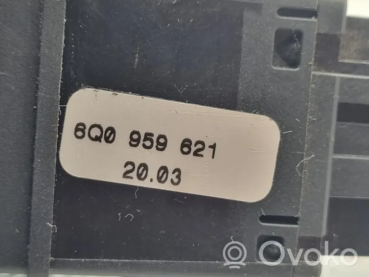 Volkswagen Polo Interruptor de la calefacción de la luna/parabrisas 6Q0959621