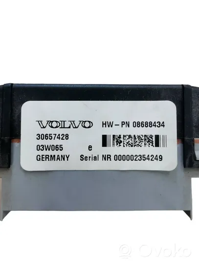 Volvo XC90 Ramka / Moduł bezpieczników 30657428