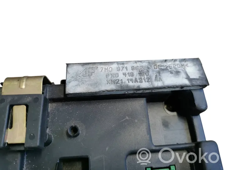 Ford Galaxy Fuse module 7M0962258J