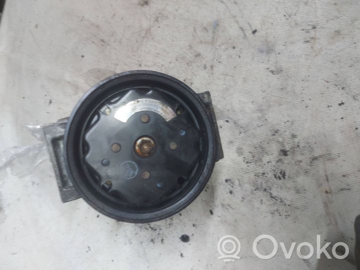 Volkswagen Touran I Ilmastointilaitteen kompressorin pumppu (A/C) 1k0820803f