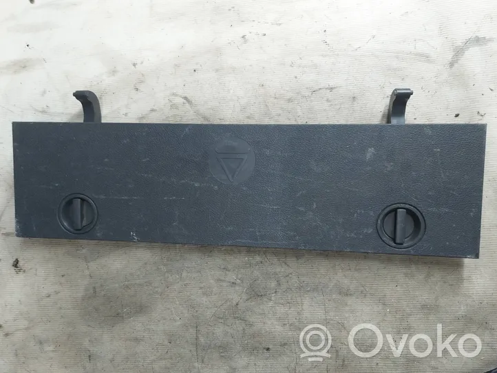 Volkswagen Touran I Panel awaryjnego otwierania zamka bagażnika 1T0868431