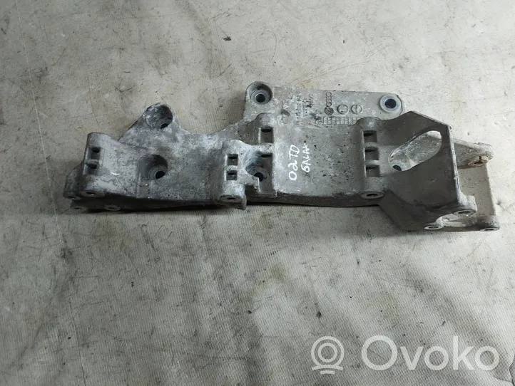 Ford Galaxy Soporte del alternador 045903143C