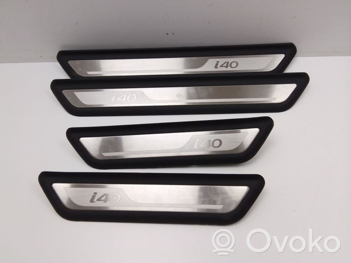 Hyundai i40 Garniture de protection de seuil intérieur 858833Z100