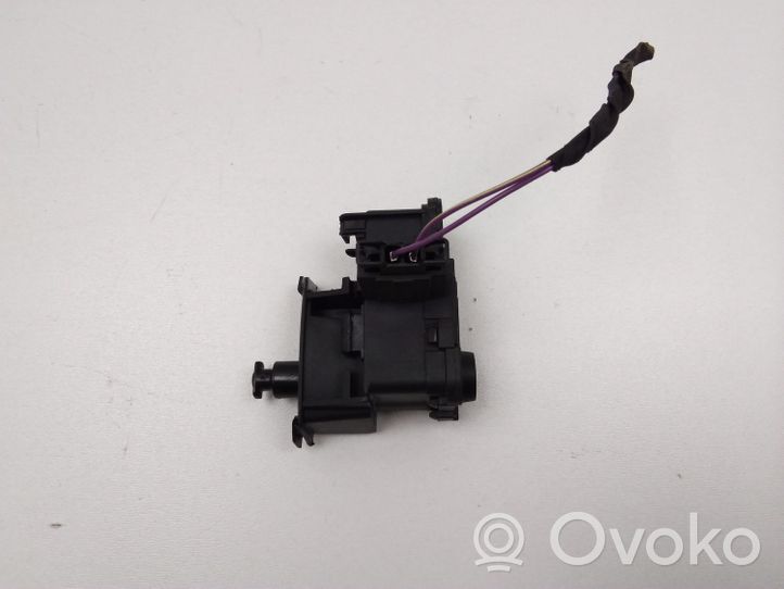 Skoda Fabia Mk3 (NJ) Moteur ouverture de coffre 7P0810773D