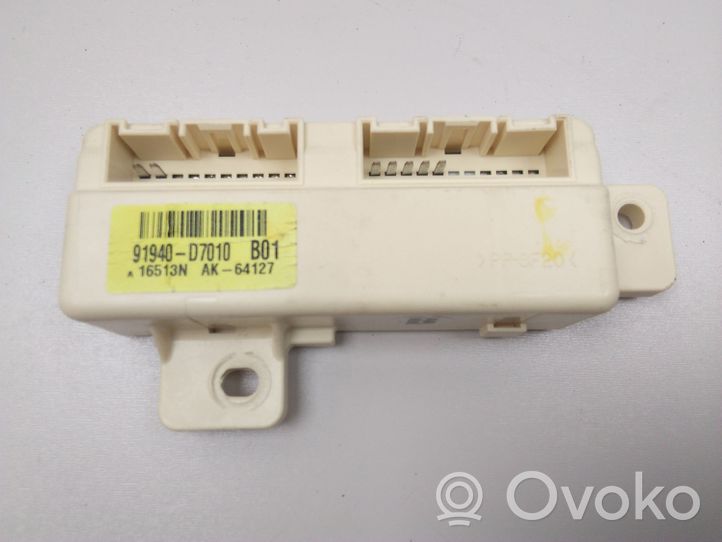 Hyundai Tucson TL Relay mounting block 91940D7010